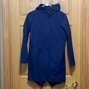 Lululemon waist-cinching raincoat size 2